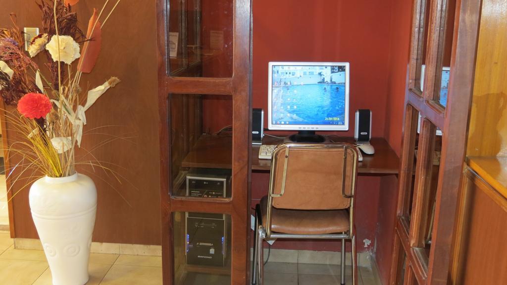 Hotel Arenales Villa Carlos Paz Extérieur photo
