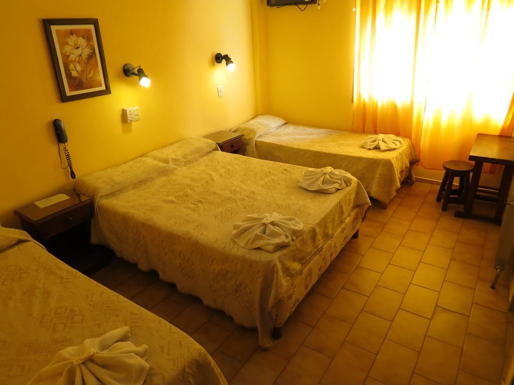 Hotel Arenales Villa Carlos Paz Chambre photo