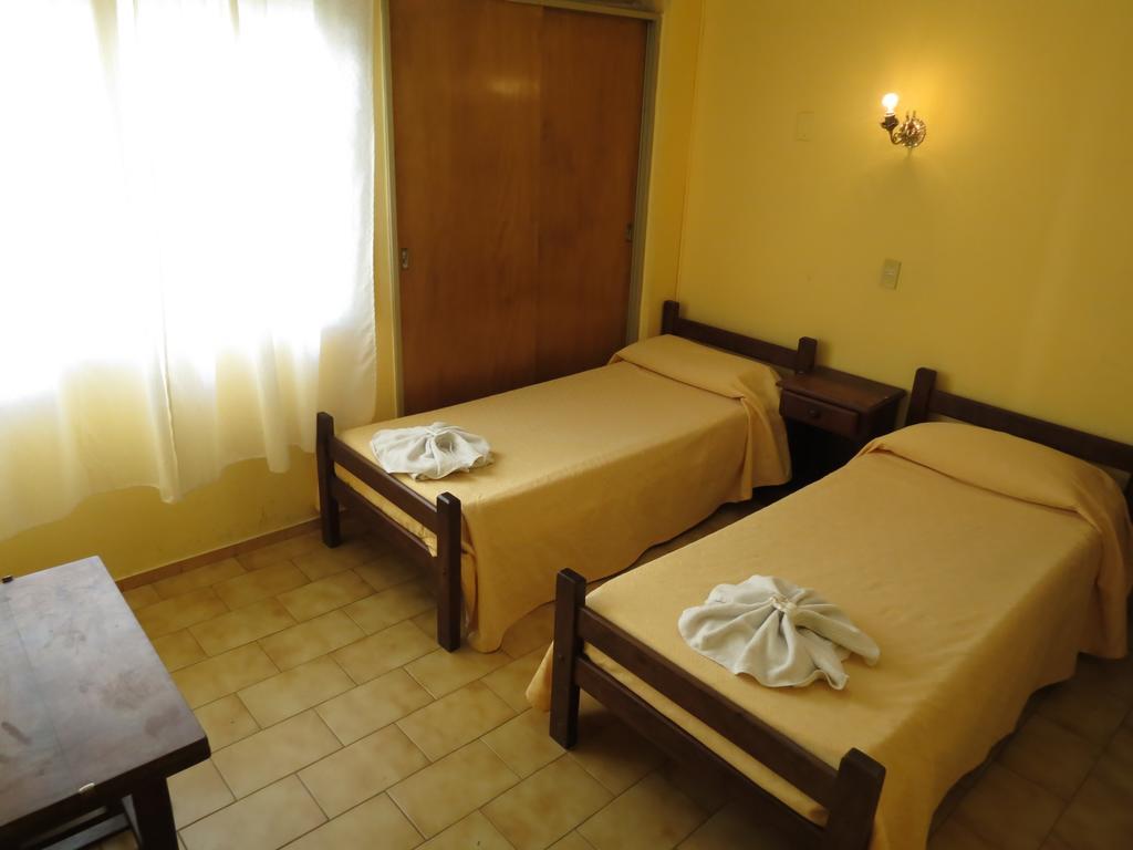 Hotel Arenales Villa Carlos Paz Chambre photo