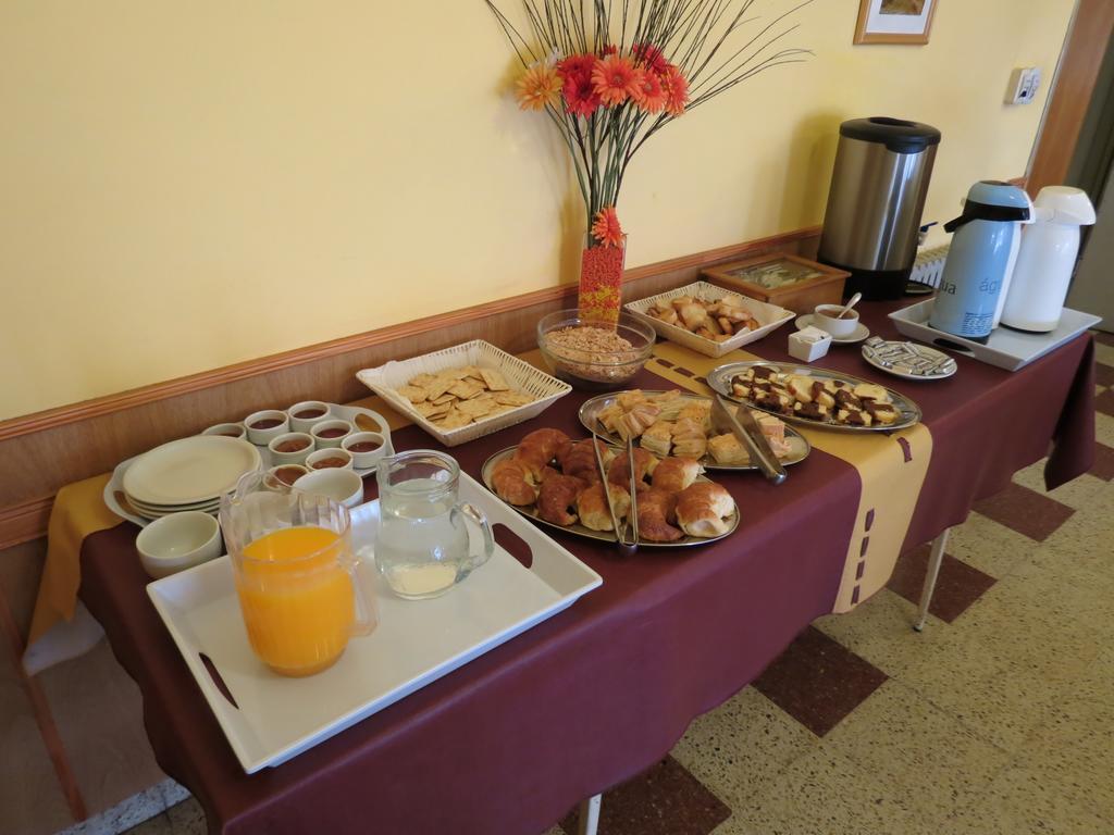 Hotel Arenales Villa Carlos Paz Extérieur photo